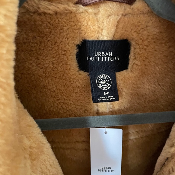 Urban Outfitters jacket 🧡💛 NWT - Picture 2 of 2